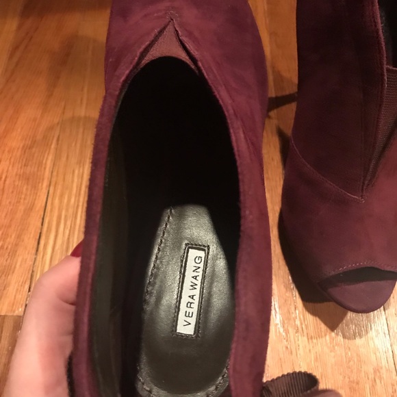 Vera Wang like new purple suede bootie heels!! - Picture 2 of 4